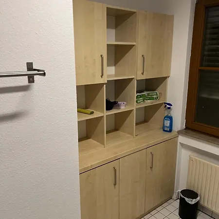 منزل للإقامة Basic-privatzimmer - Ohne Fenster -