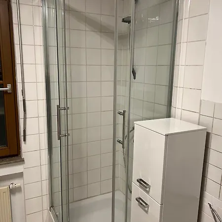 Rum i privatbostad Basic-privatzimmer - Ohne Fenster - *